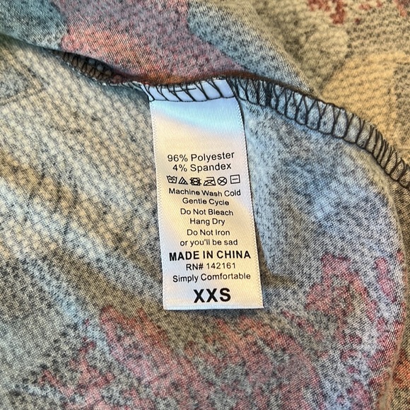 LuLaRoe Carly- Americana Print! - Picture 3 of 3